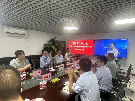 说明: J:\5.米兰(中国)(2022年11月始)\照片\2023.03访企拓岗走访企业\米兰(中国)领导班子一行调研海南创讯技术有限公司.jpg